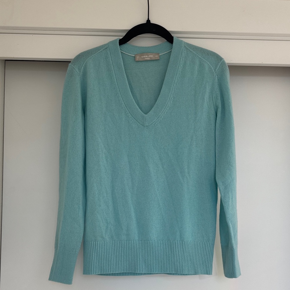 Everlane The Cashmere V-Neck Sweater – Aqua Blue